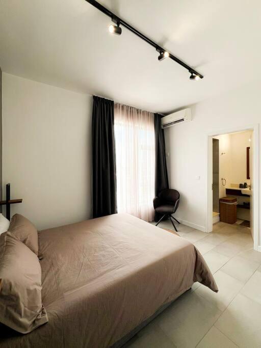 Apartament Unit 310 *