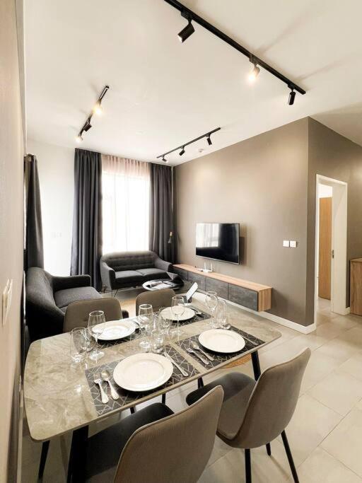 Apartament Unit 310 *